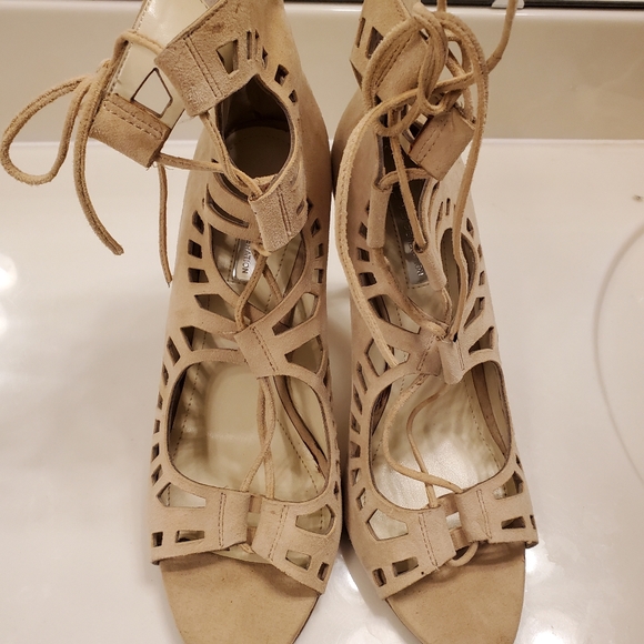 Suede lace up heels - Picture 5 of 5